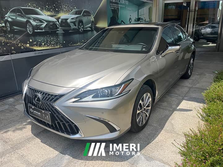Lexus ES 2022 300h Excellence Edition - ავტომობილი ჩინეთიდან