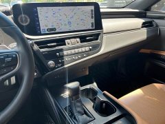 Lexus ES 2022 300h Excellence Edition - ფოტო 16