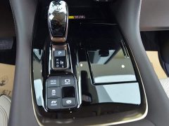 Toyota Vellfire 2025 Crown Hybrid 2.5L Graphite Gold Edition - ფოტო 12
