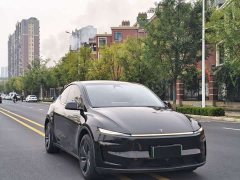 Tesla Model Y Rear-Wheel Drive - ფოტო 3