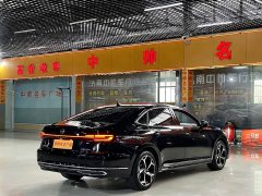 Volkswagen Passat 330TSI Starry Sky Elite - ფოტო 4