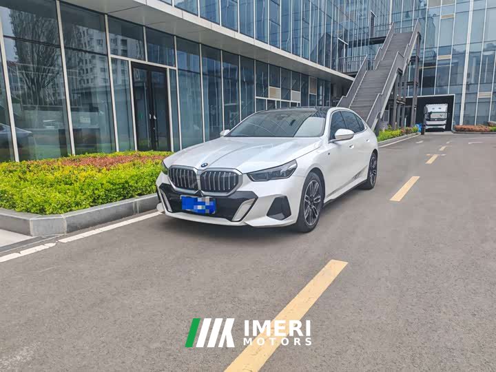 BMW 5 Series 530Li Premier M Sport Package - ავტომობილი ჩინეთიდან
