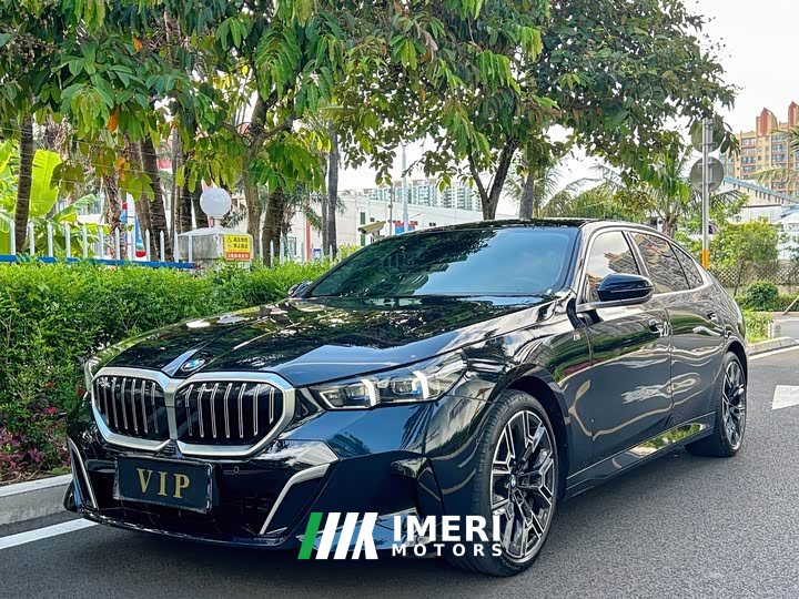 BMW 5 Series 530Li Luxury M Sport Package - ავტომობილი ჩინეთიდან