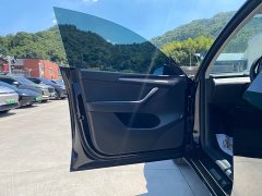 Tesla Model Y Rear-Wheel Drive - ფოტო 10