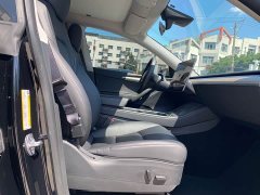 Tesla Model Y Rear-Wheel Drive - ფოტო 14
