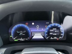 Toyota Vellfire Crown Hybrid 2.5L Premium Edition - ფოტო 15