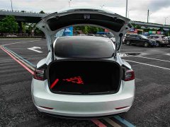 Tesla Model 3 Performance All-Wheel Drive - ფოტო 9
