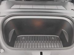 Tesla Model Y Standard Range RWD - ფოტო 10