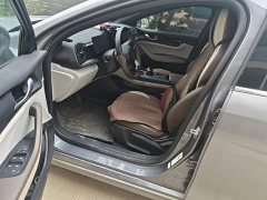 BYD Qin PLUS 2024 Glory Edition DM-i 55KM Leading - ფოტო 12