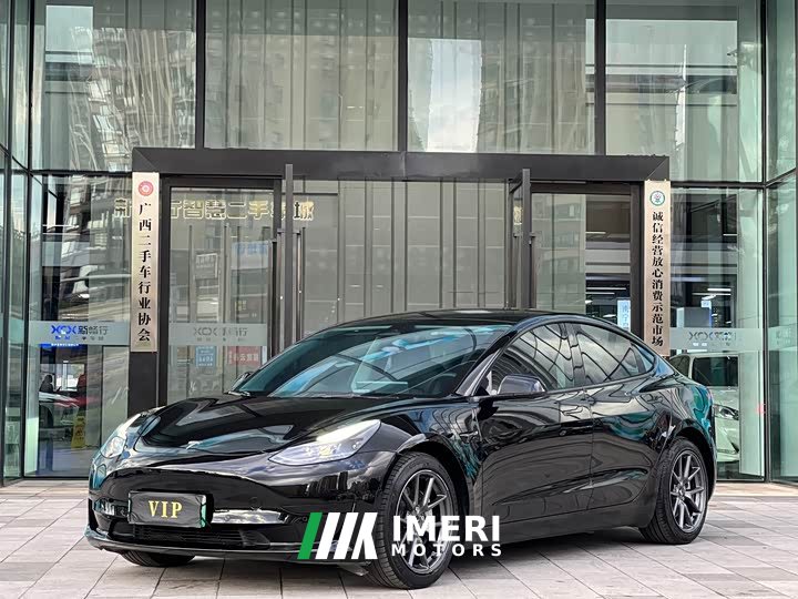 Tesla Model 3 Rear-Wheel Drive
