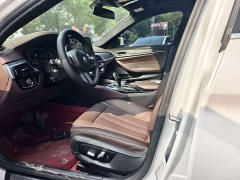 BMW 5 Series 530Li Premier M Sport Package - ფოტო 4