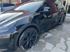 Tesla Model Y Rear-Wheel Drive - ფოტო 3