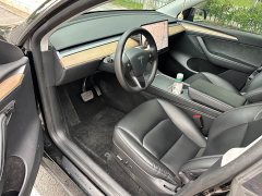 Tesla Model Y Rear-Wheel Drive - ფოტო 11