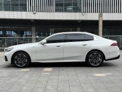 BMW 5 Series 530Li Premier M Sport Package - ფოტო 3