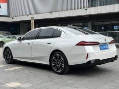 BMW 5 Series 530Li Premier M Sport Package - ფოტო 4