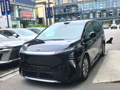 Buick Zhijing Shijia Luxury Edition - ფოტო 1