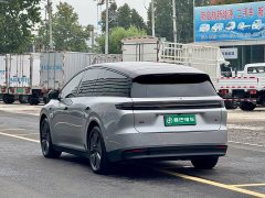Li Auto i8 Standard Edition - ფოტო 13