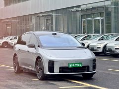 Li Auto i8 Standard Edition - ფოტო 3