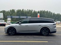 Li Auto i8 Standard Edition - ფოტო 5