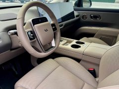 Li Auto i8 Standard Edition - ფოტო 6