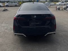 BMW 5 Series 530Li Luxury M Sport Package - ფოტო 4