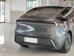 Tesla Model Y Rear-Wheel Drive - ფოტო 8