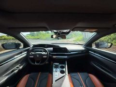 Changan UNI-V 1.5T 500Bar Luxury Sport Edition - ფოტო 5