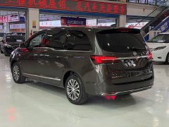 Buick GL8 Land Business Class 652T Luxury - ფოტო 9