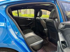 Ford Focus Sedan EcoBoost 180 Automatic ST Line - ფოტო 11