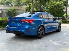Ford Focus Sedan EcoBoost 180 Automatic ST Line - ფოტო 14