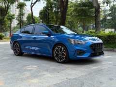Ford Focus Sedan EcoBoost 180 Automatic ST Line - ფოტო 3