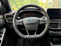 Ford Focus Sedan EcoBoost 180 Automatic ST Line - ფოტო 7