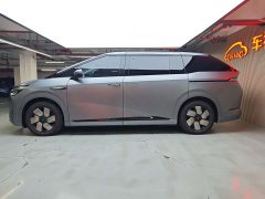 XPeng X9 Pure Electric 750 Ultra - ფოტო 6