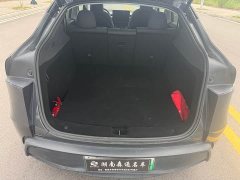 Tesla Model Y Rear-Wheel Drive - ფოტო 13