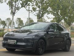 Tesla Model Y Rear-Wheel Drive - ფოტო 17