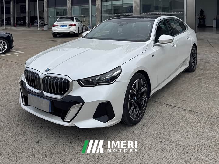 BMW 5 Series 530Li Luxury M Sport Package - ავტომობილი ჩინეთიდან