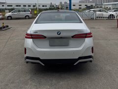 BMW 5 Series 530Li Luxury M Sport Package - ფოტო 4