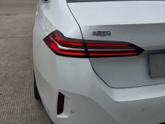BMW 5 Series 530Li Luxury M Sport Package - ფოტო 6