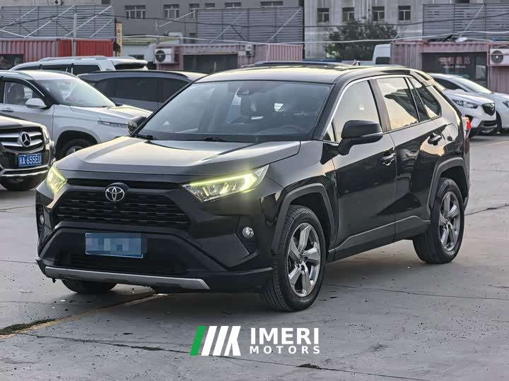 Toyota RAV4 2.0L CVT FWD Fashion Plus
