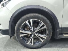 Nissan Qashqai 2.0L CVT Luxury - ფოტო 15