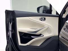 Aston Martin DBX 4.0T V8 - ფოტო 9