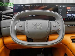 IM Motors Zhiji LS8 52 Max Luxury Six-Seater - ფოტო 18