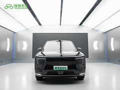 IM Motors Zhiji LS8 52 Max Luxury Six-Seater - ფოტო 2