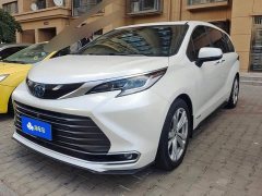 Toyota SIENNA 2021 2.5L Hybrid AWD XLE 7-Seater US Version - ფოტო 1