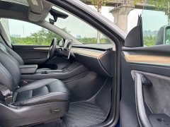 Tesla Model Y Rear-Wheel Drive - ფოტო 12