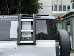 Land Rover Defender 110 P400 Dark Edition - ფოტო 12