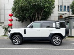 Land Rover Defender 110 P400 Dark Edition - ფოტო 13