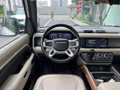 Land Rover Defender 110 P400 Dark Edition - ფოტო 9