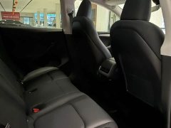 Tesla Model Y Rear-Wheel Drive - ფოტო 5