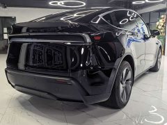 Tesla Model Y Rear-Wheel Drive - ფოტო 7
